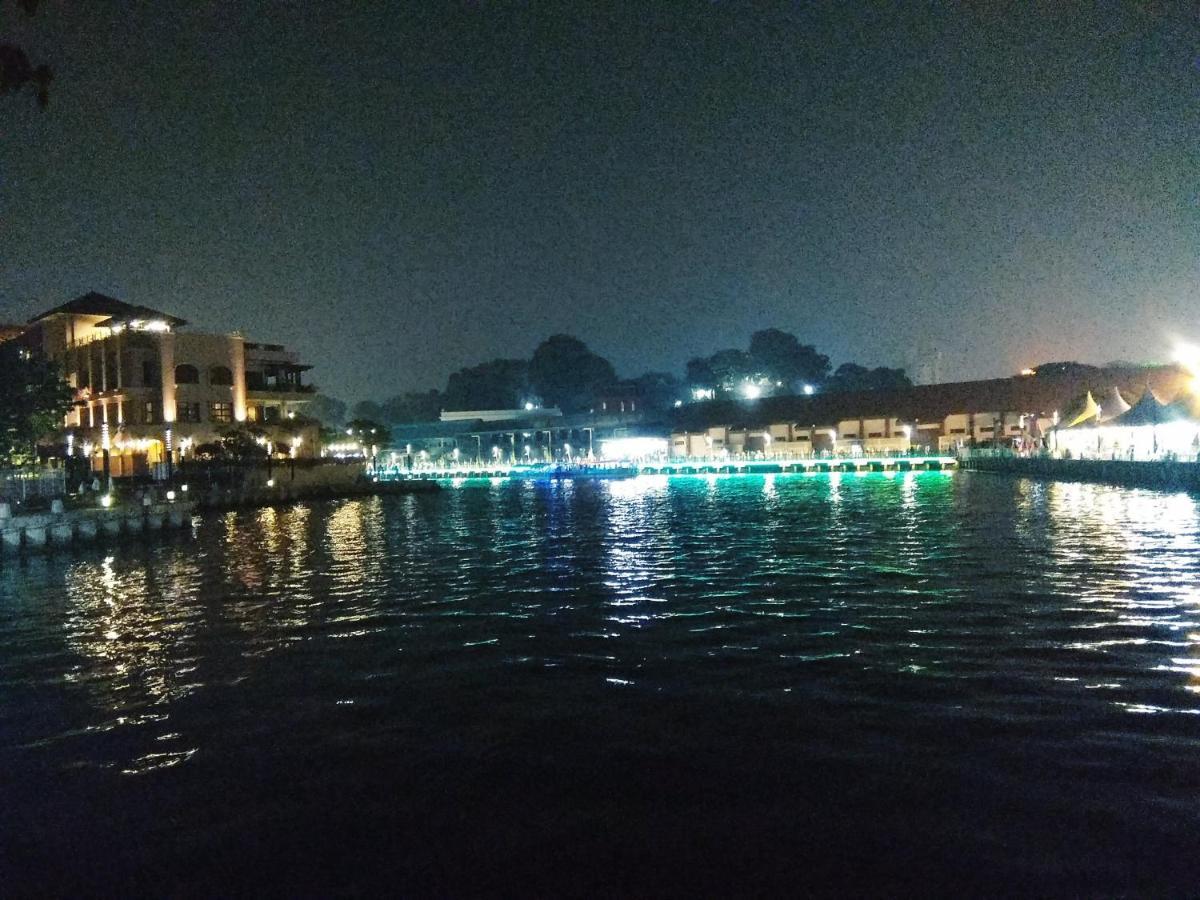 Dekota Homestay Jonker Melaka エクステリア 写真
